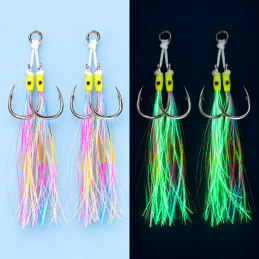 Assist hooks Luminous 1 — illustration des 2 montages en lumière normale et de leur phosphorescence